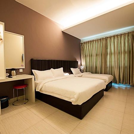 Seven Hotel Putatan Zewnętrze zdjęcie